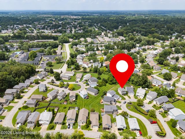 12202 Hideaway Ct, Louisville, KY 40245