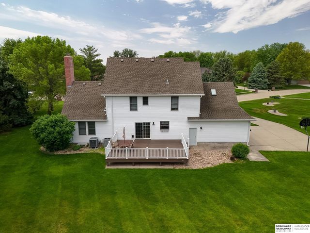 6469 Country Club Drive, Columbus, NE 68601