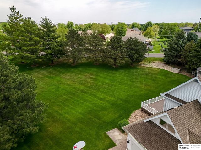 6469 Country Club Drive, Columbus, NE 68601