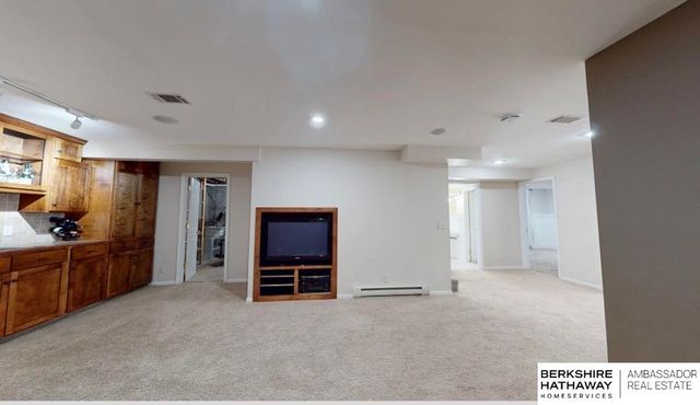 6469 Country Club Drive, Columbus, NE 68601