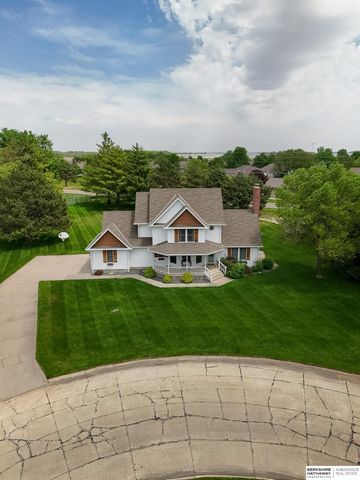 6469 Country Club Drive, Columbus, NE 68601