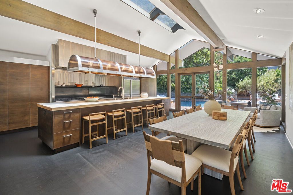 Image 1 of property listing at 3 Latimer Road, Santa Monica, CA 90402
