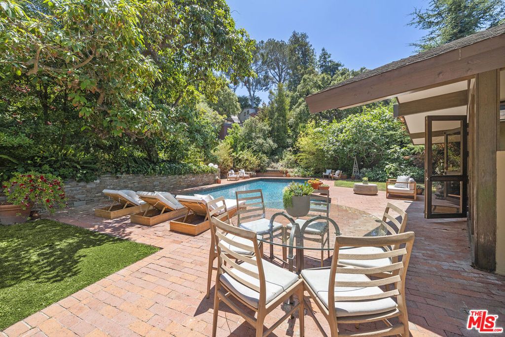Image 11 of property listing at 3 Latimer Road, Santa Monica, CA 90402