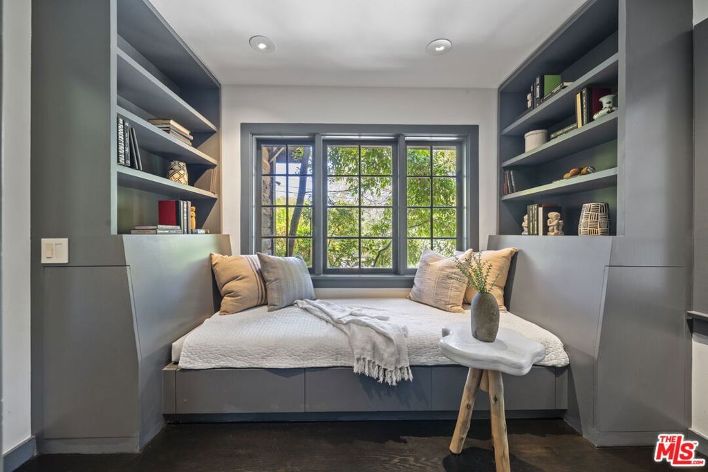 Image 25 of property listing at 3 Latimer Road, Santa Monica, CA 90402