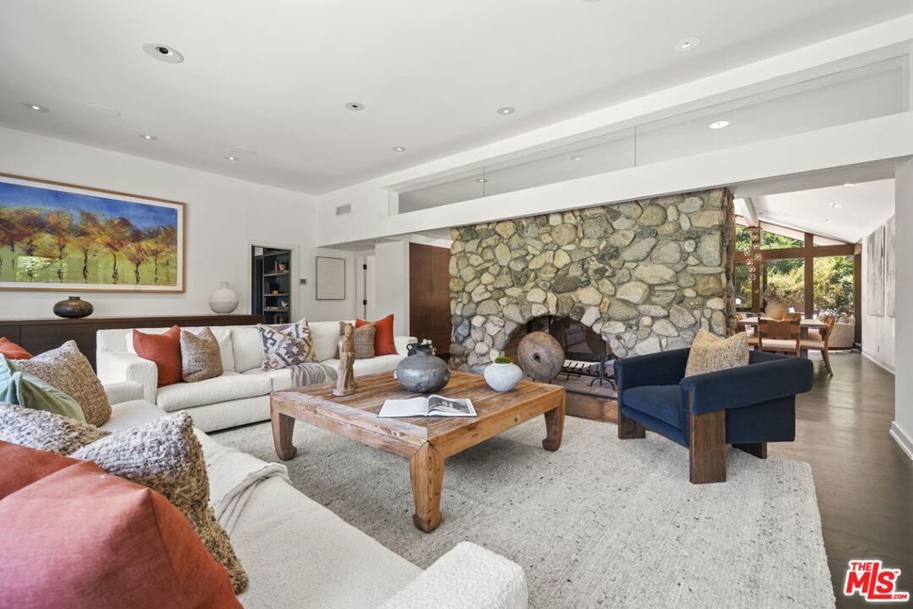Image 4 of property listing at 3 Latimer Road, Santa Monica, CA 90402
