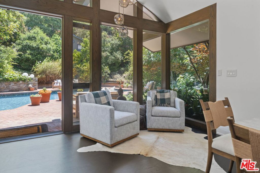 Image 6 of property listing at 3 Latimer Road, Santa Monica, CA 90402