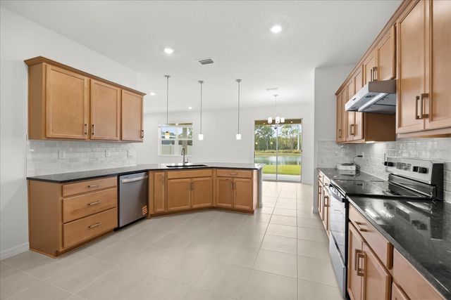 540 CARYA WAY, Auburndale, FL 33823