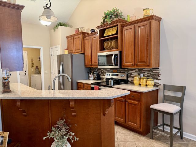 208 Indian Ridge Cir, White House, TN 37188