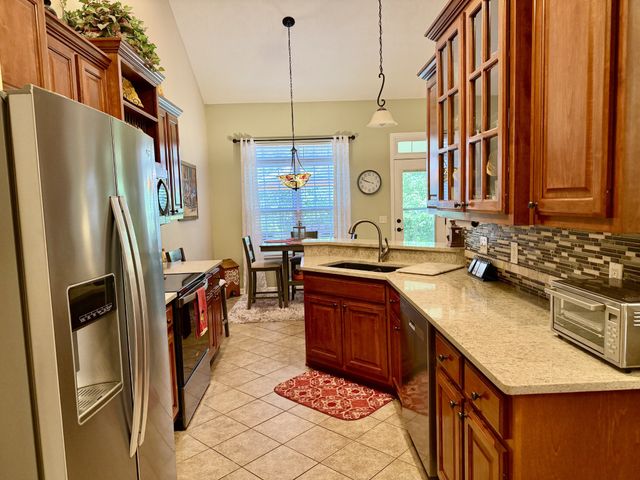 208 Indian Ridge Cir, White House, TN 37188