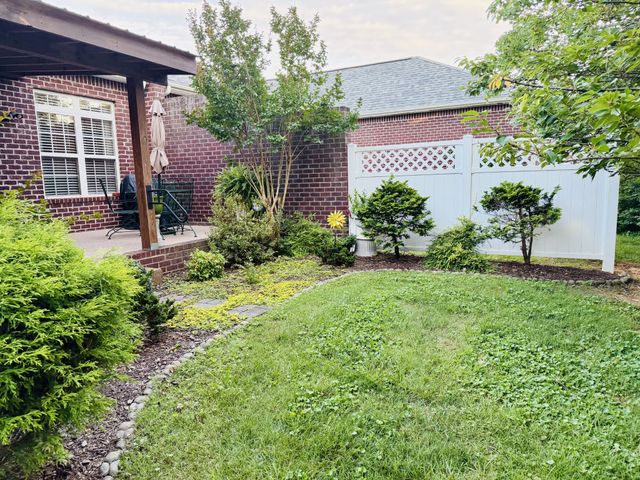 208 Indian Ridge Cir, White House, TN 37188