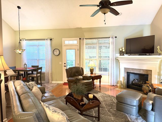 208 Indian Ridge Cir, White House, TN 37188