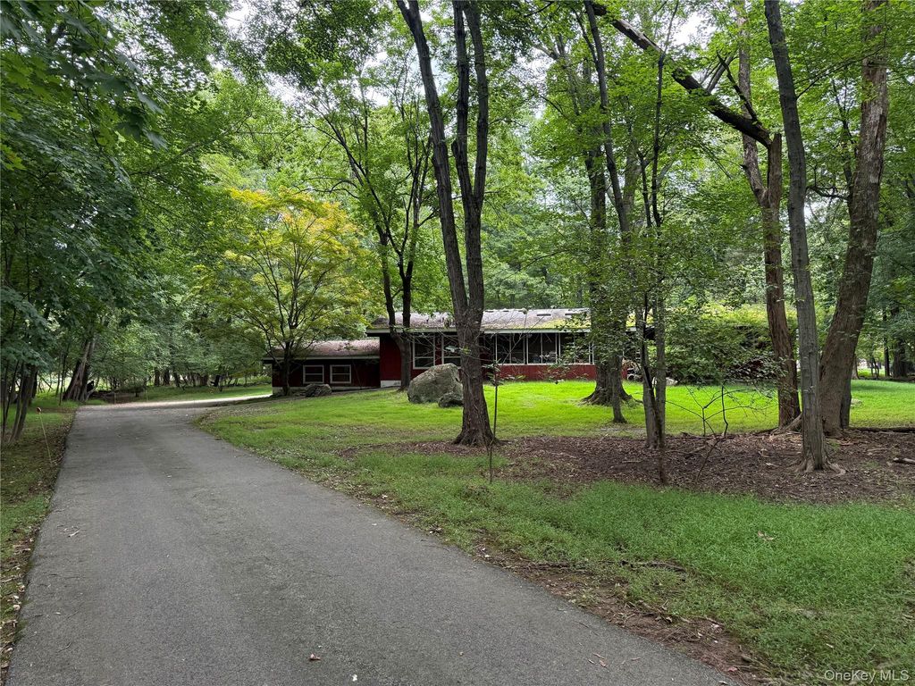140 Parrott Road, West Nyack, NY 10994 — photo 2
