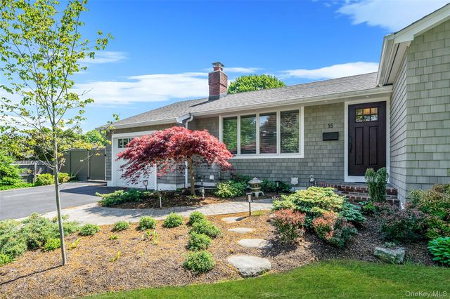 15 Evergreen Lane, East Patchogue, NY 11772