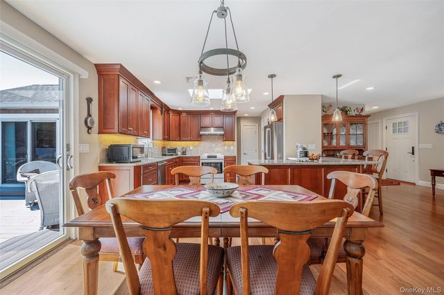 15 Evergreen Lane, East Patchogue, NY 11772