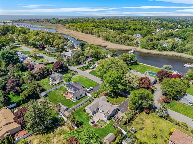 15 Evergreen Lane, East Patchogue, NY 11772