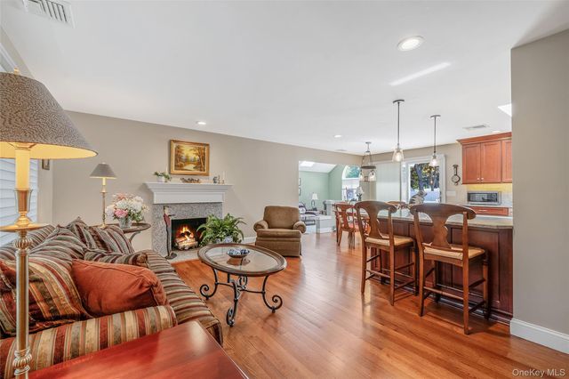 15 Evergreen Lane, East Patchogue, NY 11772