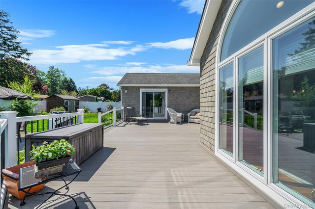 15 Evergreen Lane, East Patchogue, NY 11772