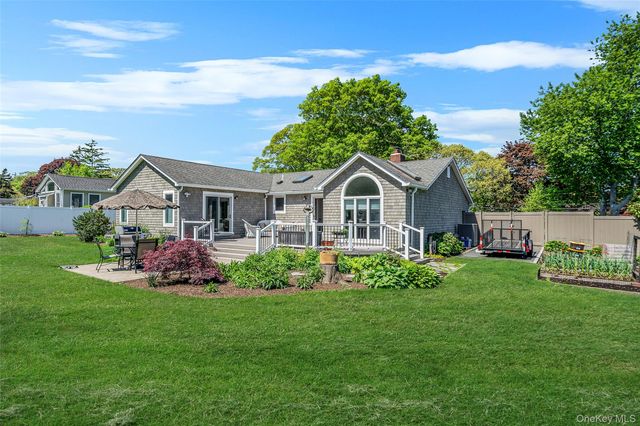 15 Evergreen Lane, East Patchogue, NY 11772