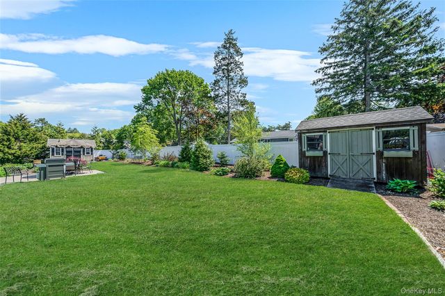 15 Evergreen Lane, East Patchogue, NY 11772