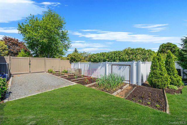 15 Evergreen Lane, East Patchogue, NY 11772