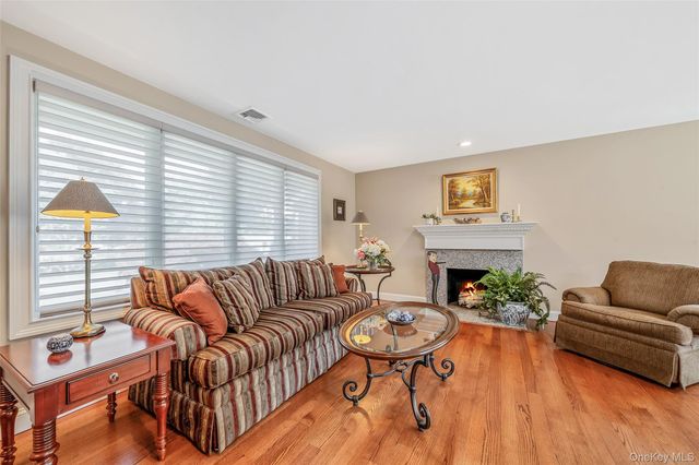 15 Evergreen Lane, East Patchogue, NY 11772