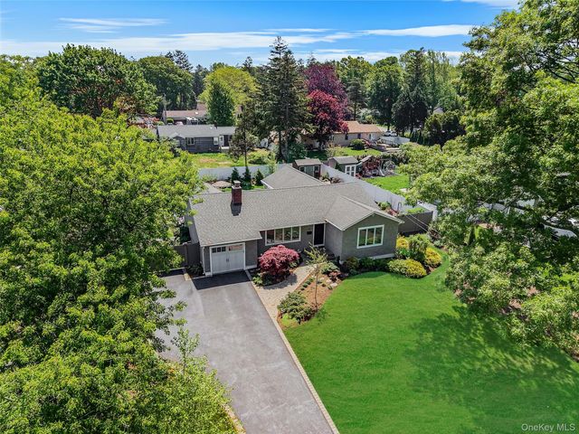 15 Evergreen Lane, East Patchogue, NY 11772