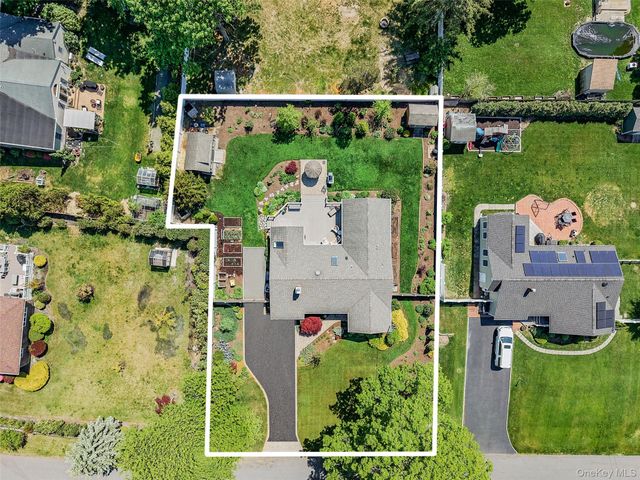 15 Evergreen Lane, East Patchogue, NY 11772