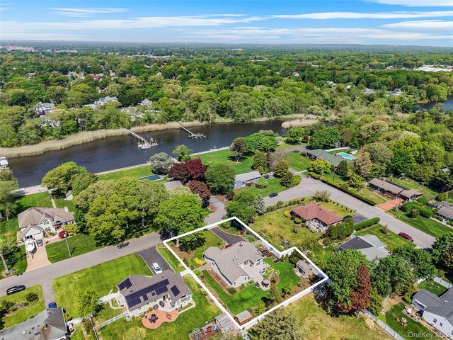 15 Evergreen Lane, East Patchogue, NY 11772