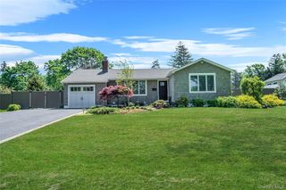 15 Evergreen Lane, East Patchogue, NY 11772