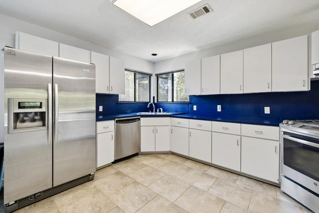 2480 Holly Ridge Cove, Benton, AR 72019