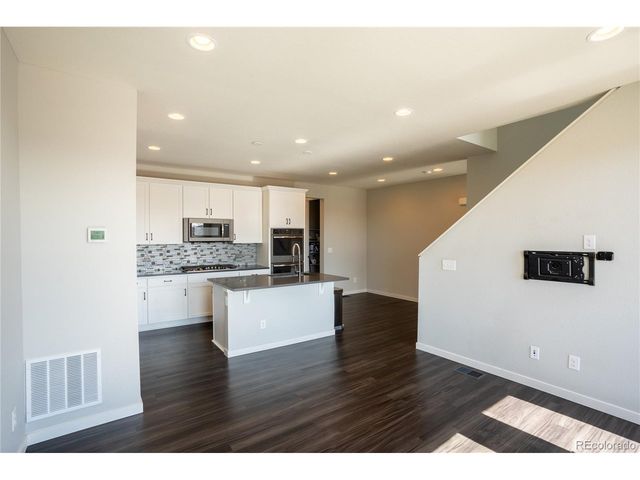 15858 E Broncos Pl, Englewood, CO 80112