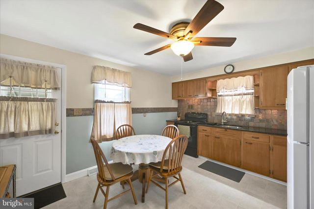 2516 CLEVELAND AV, West Lawn, PA 19609