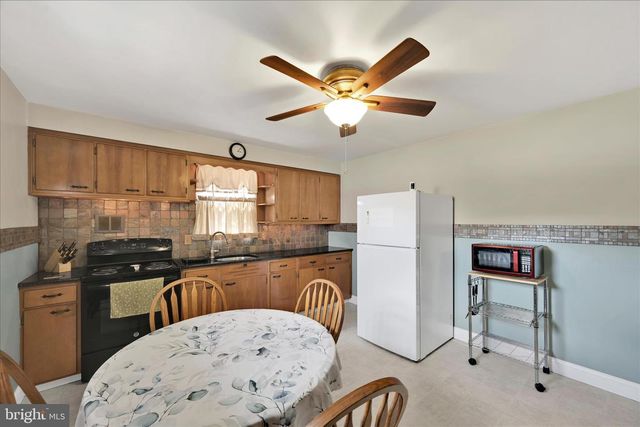 2516 CLEVELAND AV, West Lawn, PA 19609