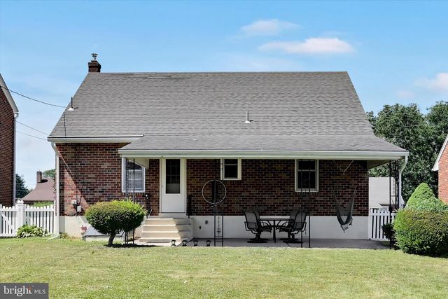 2516 CLEVELAND AV, West Lawn, PA 19609