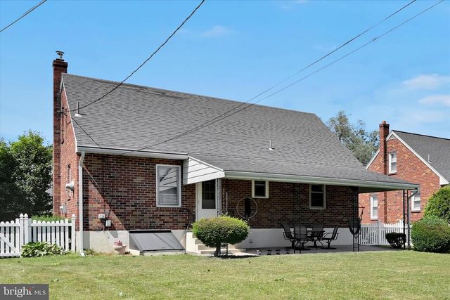 2516 CLEVELAND AV, West Lawn, PA 19609