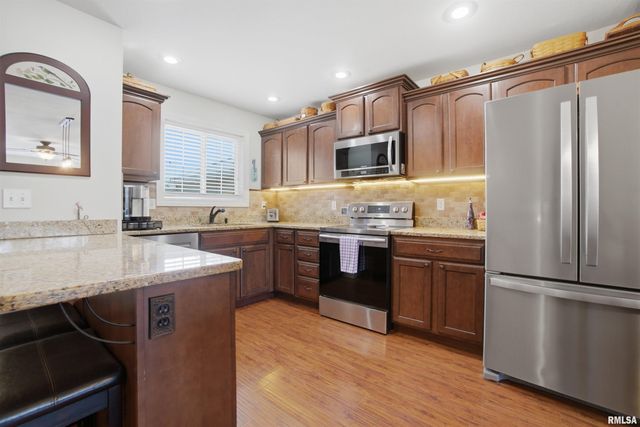 652 BITTERSWEET Avenue, Germantown Hills, IL 61548