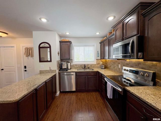 652 BITTERSWEET Avenue, Germantown Hills, IL 61548