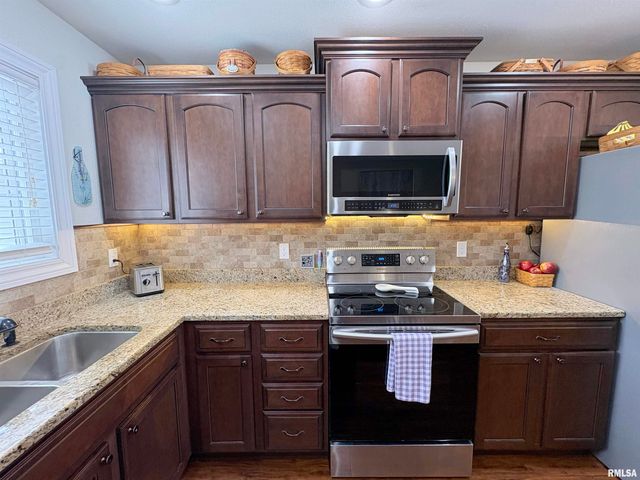 652 BITTERSWEET Avenue, Germantown Hills, IL 61548