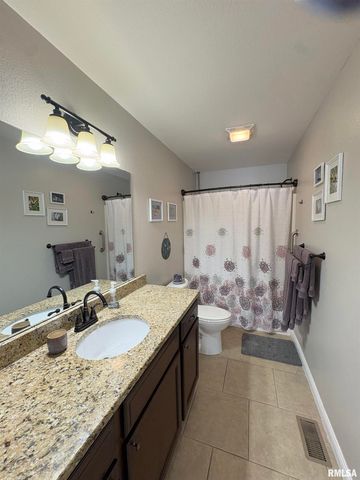 652 BITTERSWEET Avenue, Germantown Hills, IL 61548