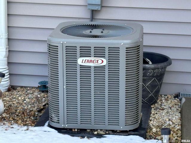 652 BITTERSWEET Avenue, Germantown Hills, IL 61548