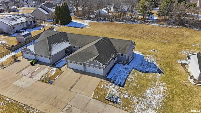 652 BITTERSWEET Avenue, Germantown Hills, IL 61548