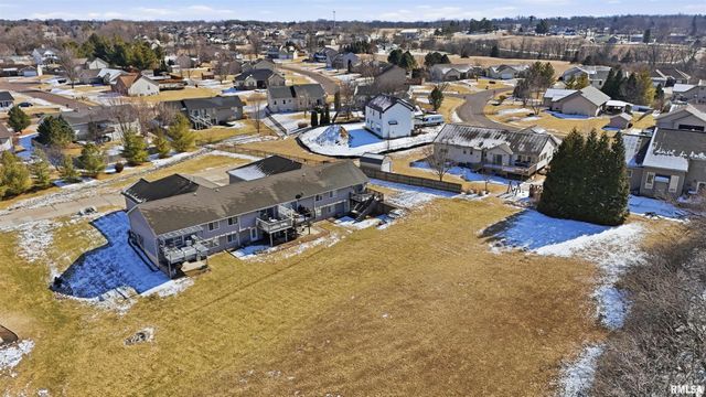 652 BITTERSWEET Avenue, Germantown Hills, IL 61548