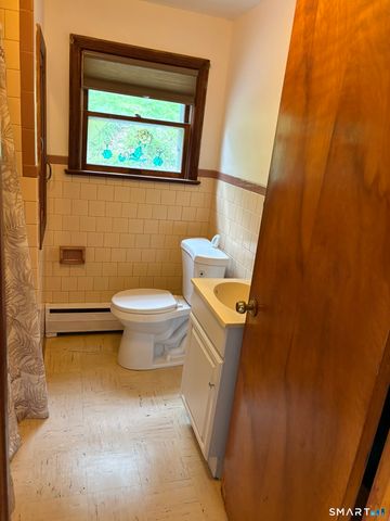 20 Whitaker Avenue, Norwich, CT 06360