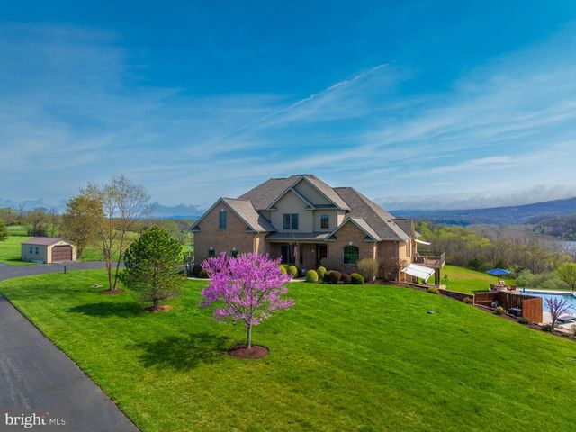 94 FALCON RIDGE DR, Charles Town, WV 25414