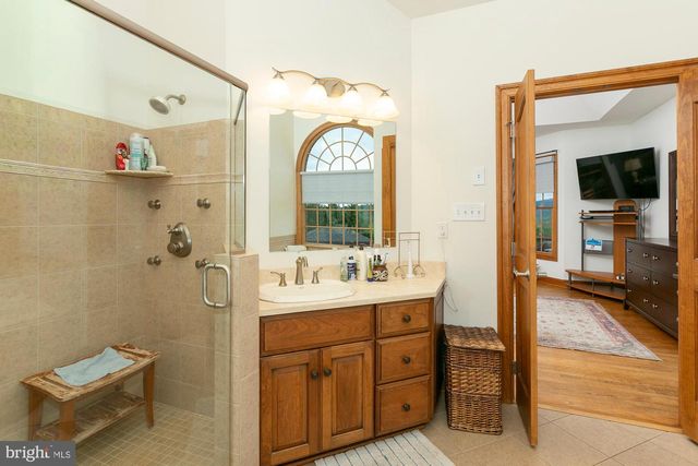 94 FALCON RIDGE DR, Charles Town, WV 25414