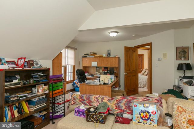 94 FALCON RIDGE DR, Charles Town, WV 25414