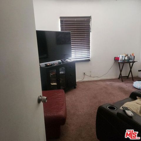 1436 W 90th Street, Los Angeles, CA 90047