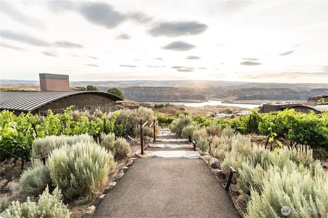 23584 Gorge Loop Drive, Quincy, WA 98848