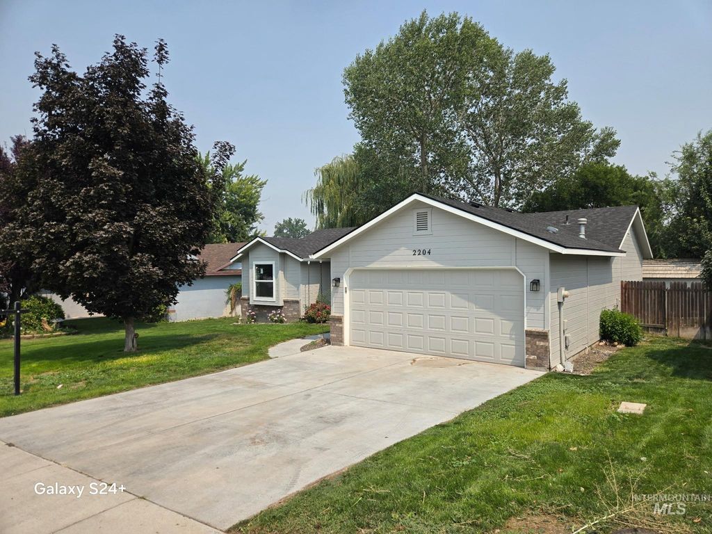 2204 S Ivy Street, Nampa, ID 83686 photo 1
