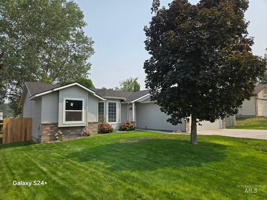 2204 S Ivy Street, Nampa, ID 83686 photo 2